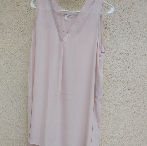 Violet + Claire sleeveless light pink tunic top. - Picture 1 of 3